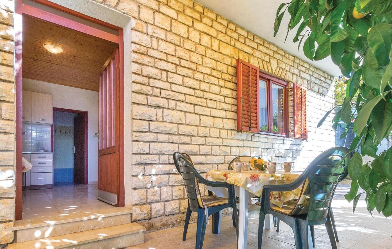 Awesome Apartment In Pula With Wifi 外观 照片