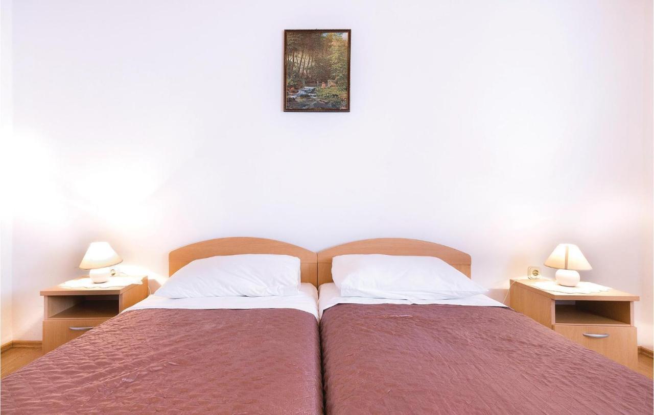 Awesome Apartment In Pula With Wifi 外观 照片