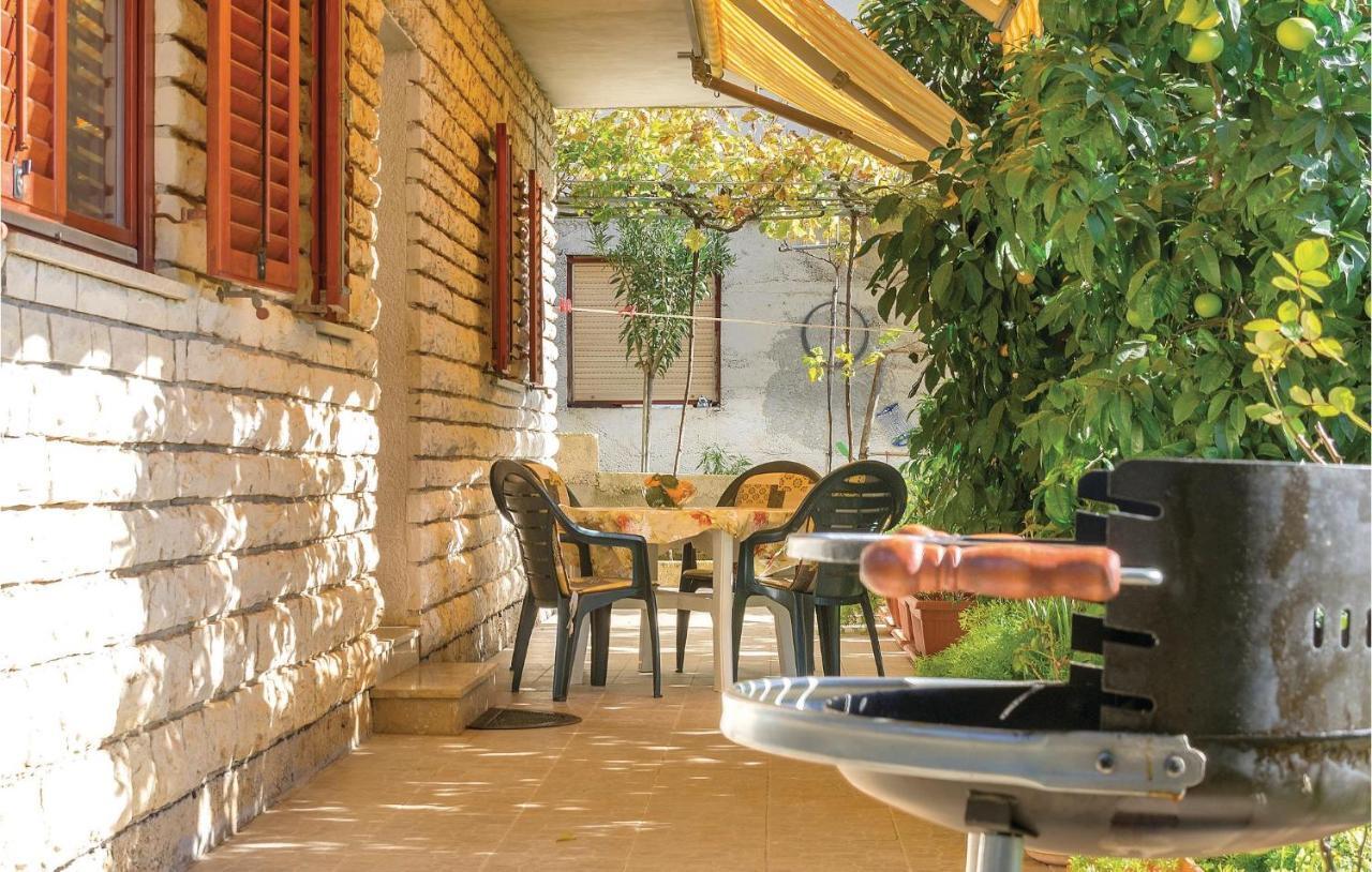 Awesome Apartment In Pula With Wifi 外观 照片